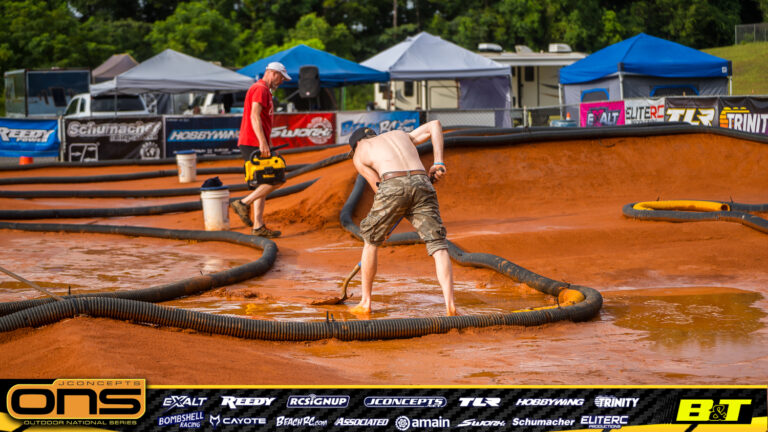 ons-finals-action-shots-rc-track-water-damaged